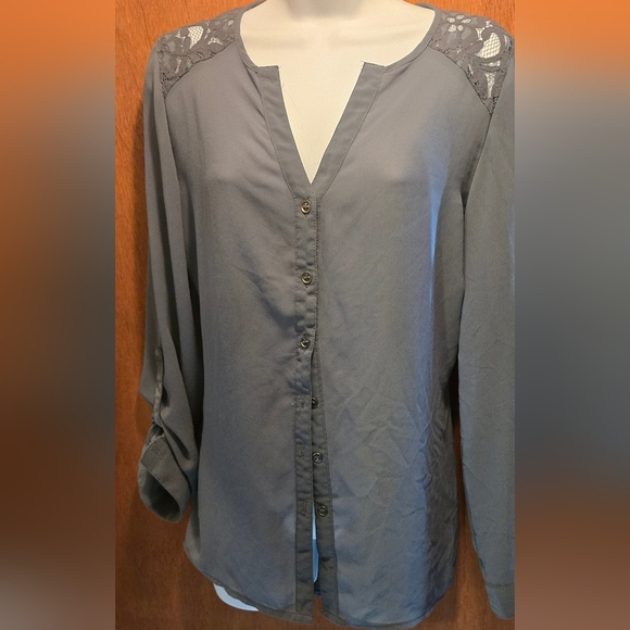 Rebellious One beautiful gray lace cutout top szM - Picture 3 of 5
